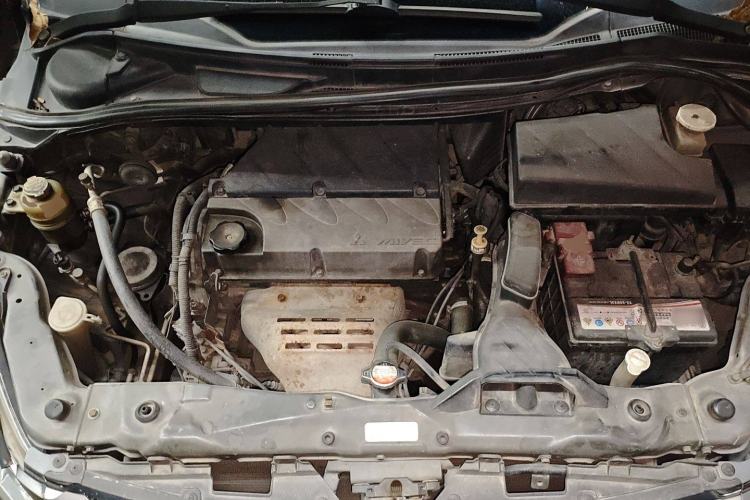 Used Mitsubishi Grandis 2007 2.4 7-Seater Comfort Edition Engine Bay