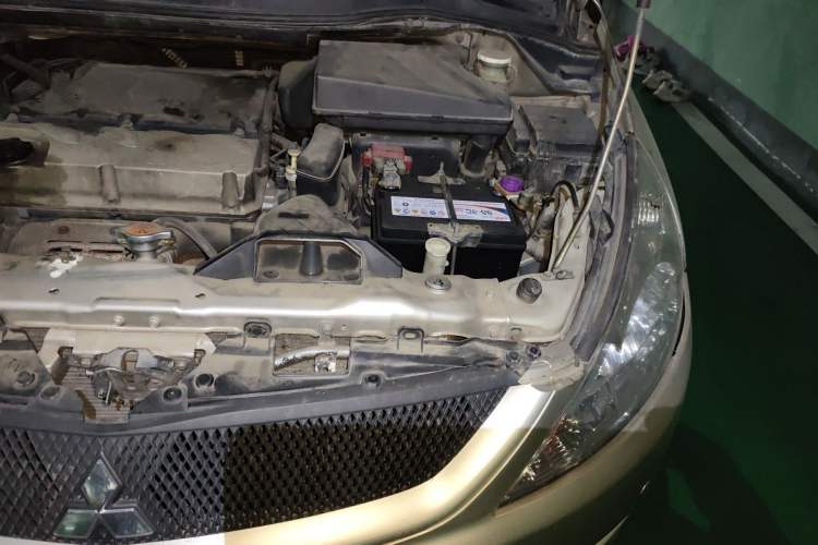 Used Mitsubishi Grandis 2007 2.4 7-Seater Comfort Edition Engine Bay Left