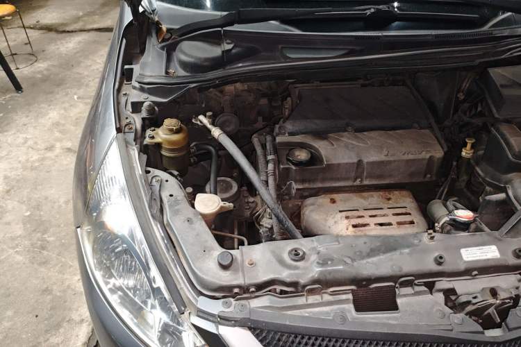 Used Mitsubishi Grandis 2007 2.4 7-Seater Comfort Edition Engine Bay Right