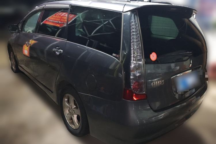 Used Mitsubishi Grandis 2007 2.4 7-Seater Comfort Edition Rear Left 45 Deg