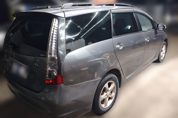 Used Mitsubishi Grandis 2007 2.4 7-Seater Comfort Edition Rear Right 45 Deg