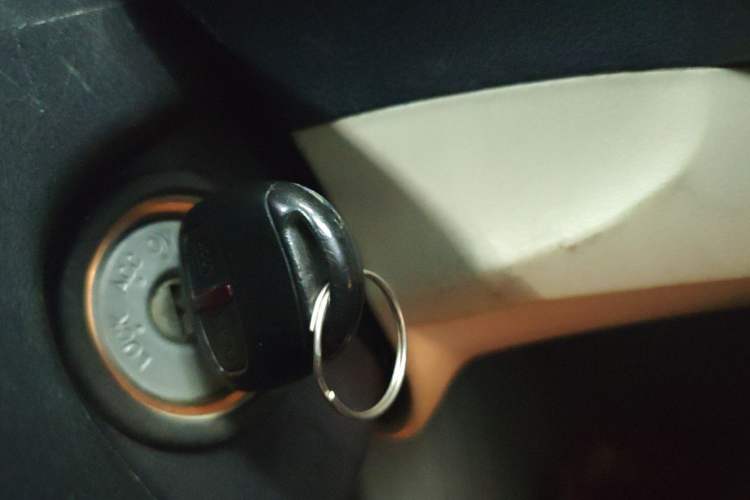 Used Mitsubishi Grandis 2007 2.4 7-Seater Comfort Edition Vehicle Key