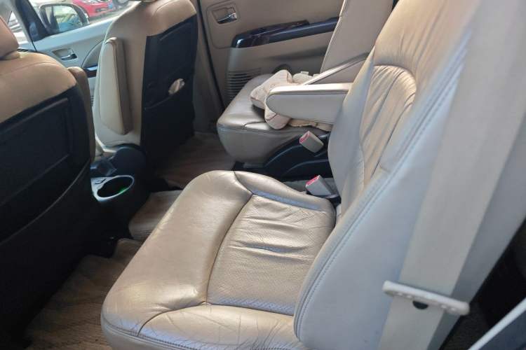 Used Mitsubishi Grandis 2009 2.4 6-Seater Elite Edition Left Rear Seat