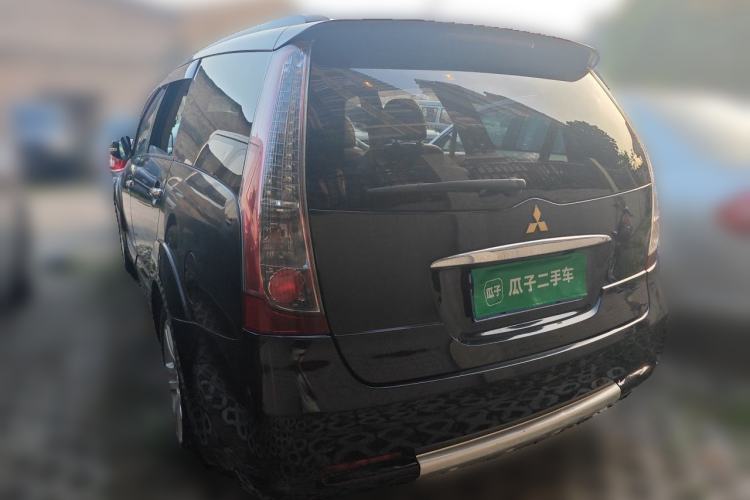 Used Mitsubishi Grandis 2009 2.4 6-Seater Elite Edition Rear Left 45 Deg