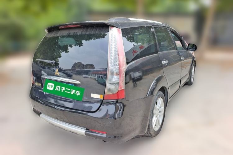 Used Mitsubishi Grandis 2009 2.4 6-Seater Elite Edition Rear Right 45 Deg