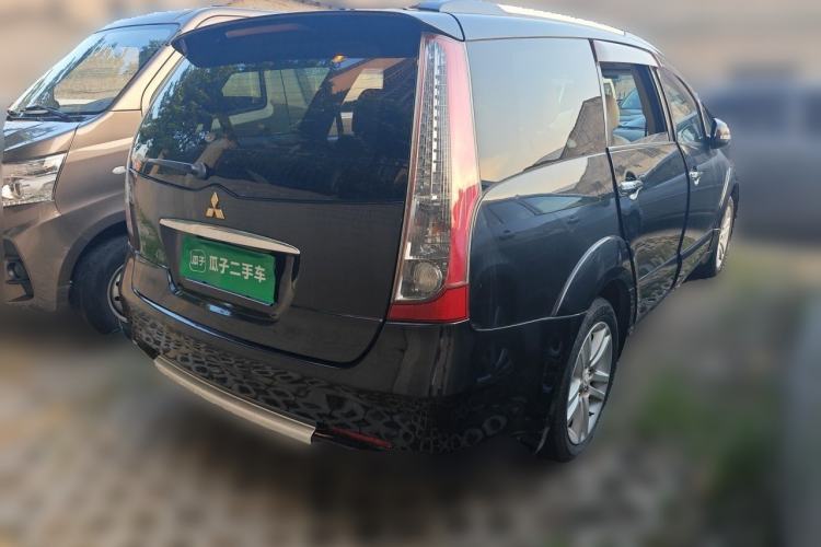 Used Mitsubishi Grandis 2009 2.4 6-Seater Elite Edition Rear Right 45 Deg