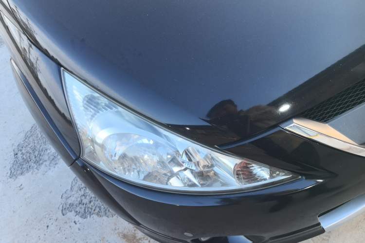 Used Mitsubishi Grandis 2009 2.4 6-Seater Elite Edition Right Front Headlight