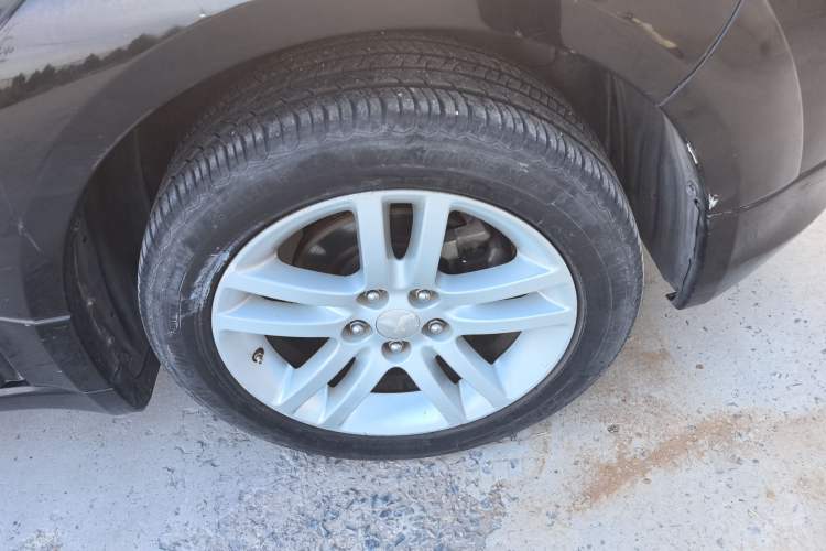 Used Mitsubishi Grandis 2009 2.4 6-Seater Elite Edition Right Front Wheel Hub