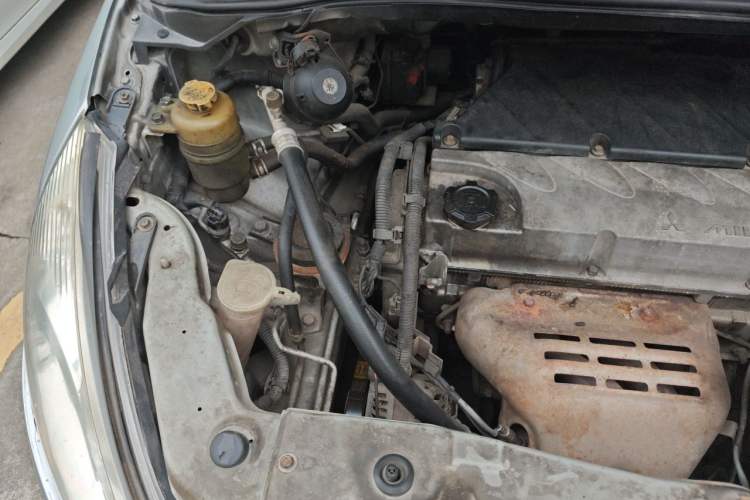 Used Mitsubishi Grandis 2009 2.4 7-Seater Comfort Edition Engine Bay Right