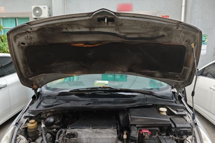 Used Mitsubishi Grandis 2009 2.4 7-Seater Comfort Edition Engine Bay