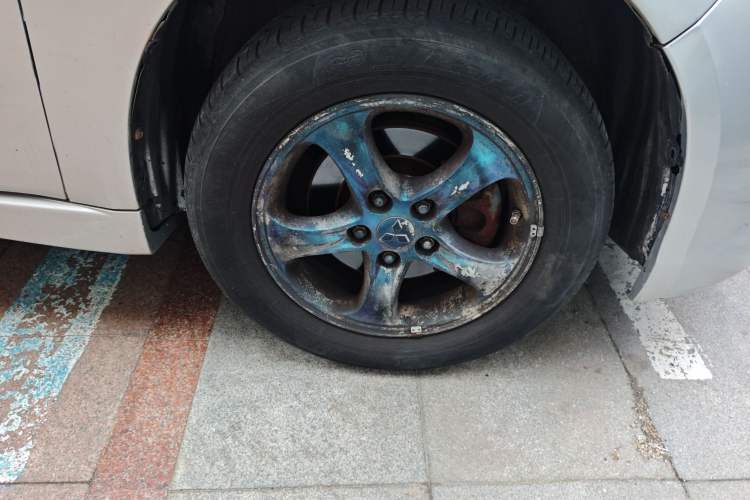 Used Mitsubishi Grandis 2009 2.4 7-Seater Comfort Edition Right Front Wheel Hub