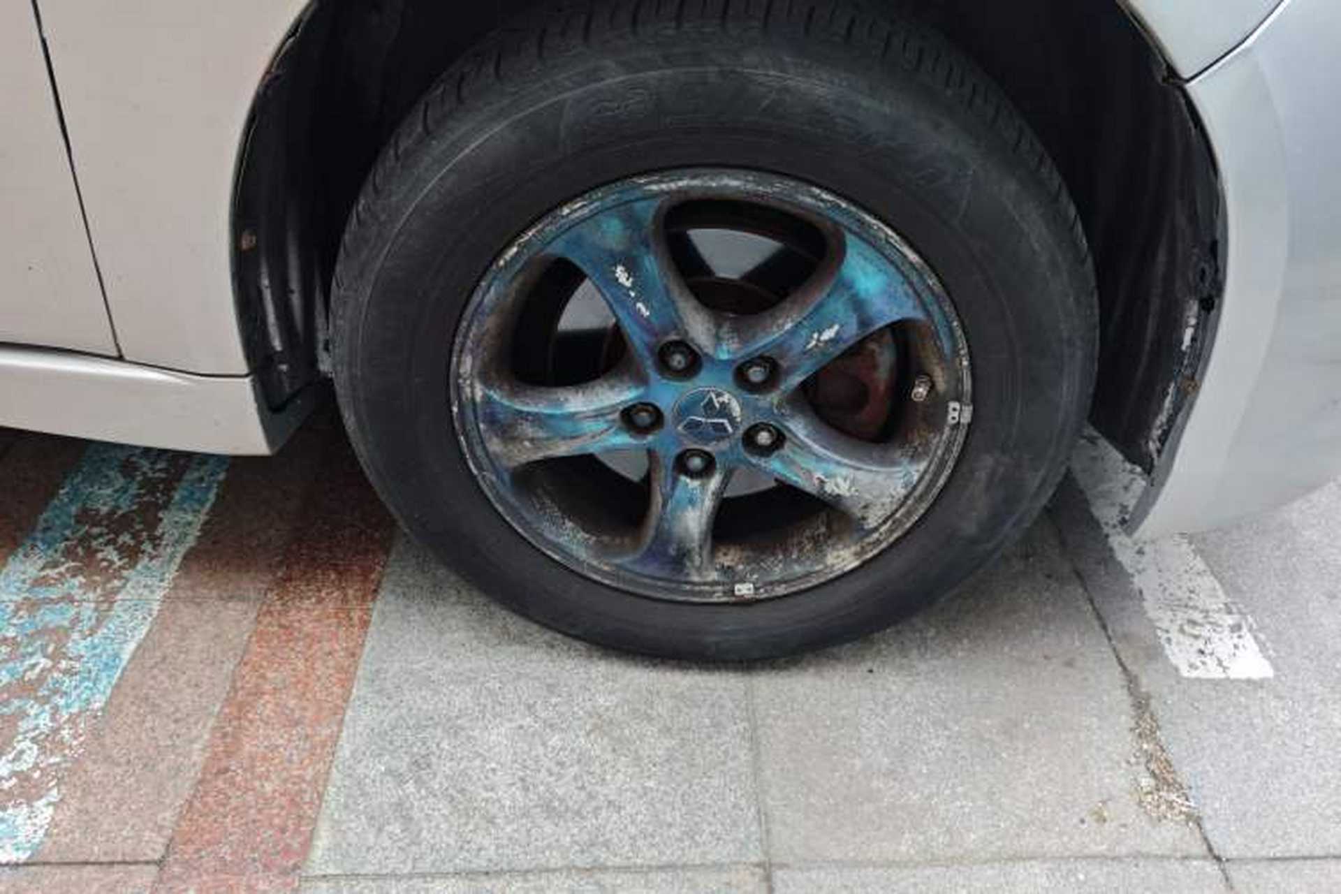 Used Mitsubishi Grandis 2009 2.4 7-Seater Comfort Edition Right Front Wheel Hub