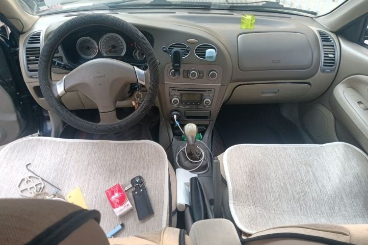 Used Mitsubishi LANCER 2006 1.6L Manual Luxury EXi Center Console