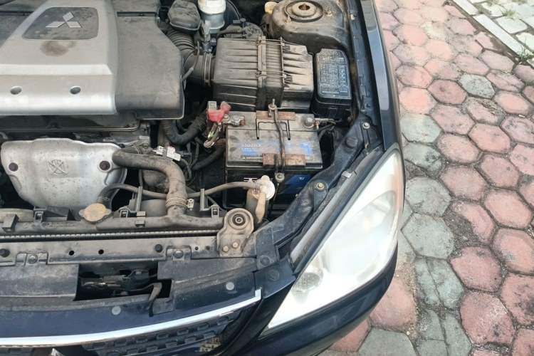 Used Mitsubishi LANCER 2006 1.6L Manual Luxury EXi Engine Bay Left