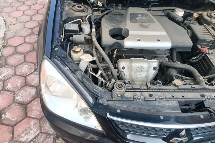 Used Mitsubishi LANCER 2006 1.6L Manual Luxury EXi Engine Bay Right