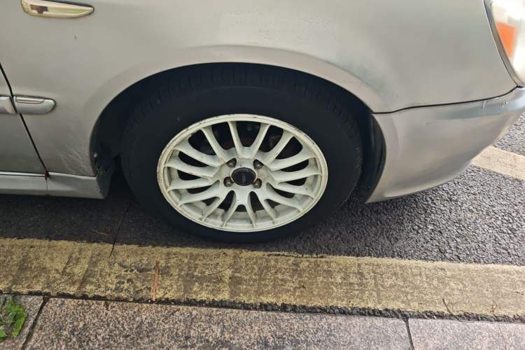 Used Mitsubishi LANCER 2006 1.6L Manual Luxury EXi Right Front Wheel Hub