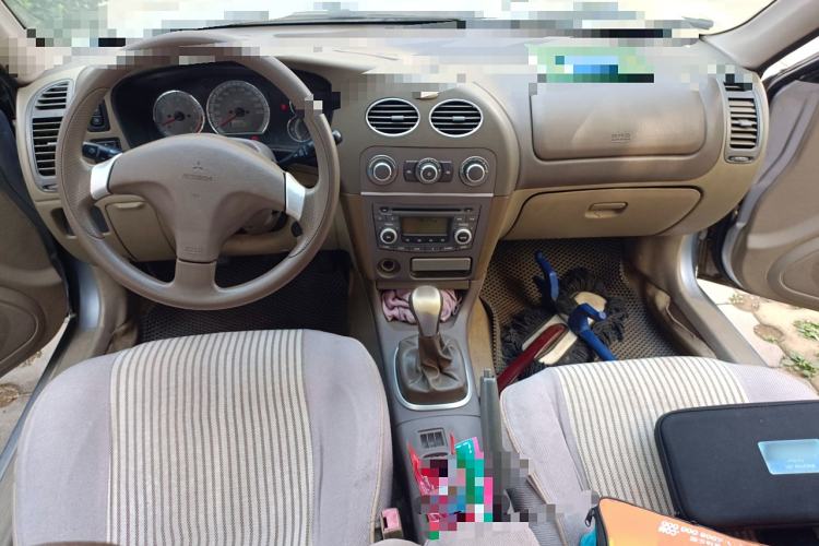 Used Mitsubishi LANCER 2010 Excellence Edition 1.6L Manual Comfort Model Center Console
