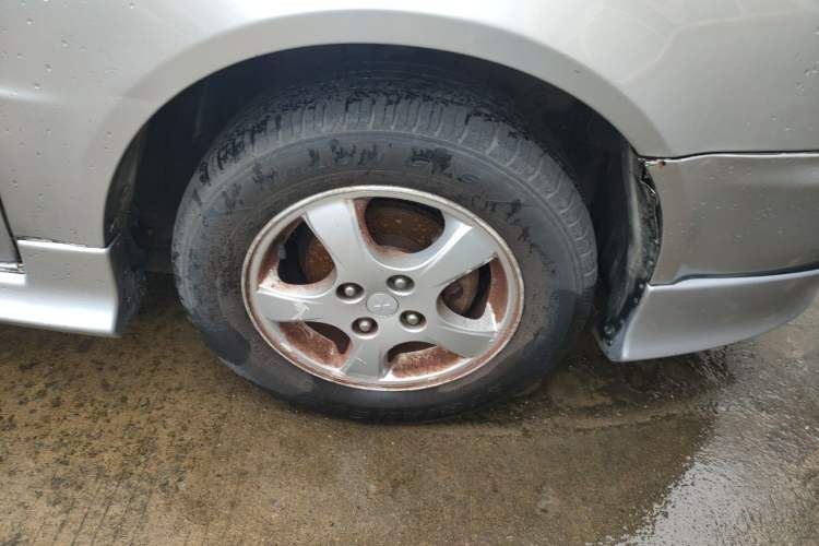 Used Mitsubishi LANCER 2010 Excellence Edition 1.6L Automatic Luxury Model Right Front Wheel Hub
