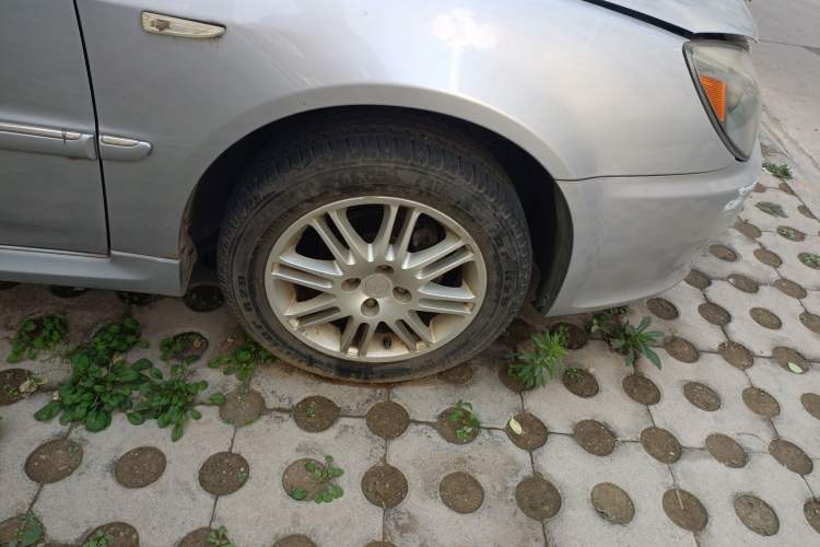 Used Mitsubishi LANCER 2010 Excellence Edition 1.6L Manual Comfort Model Right Front Wheel Hub