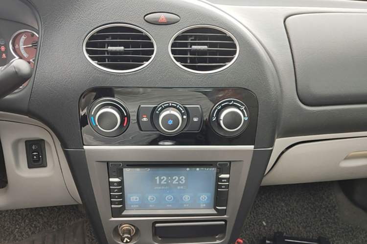 Used Mitsubishi LANCER 2012 1.6L Manual Luxury Edition EXi Audio And AC Panel