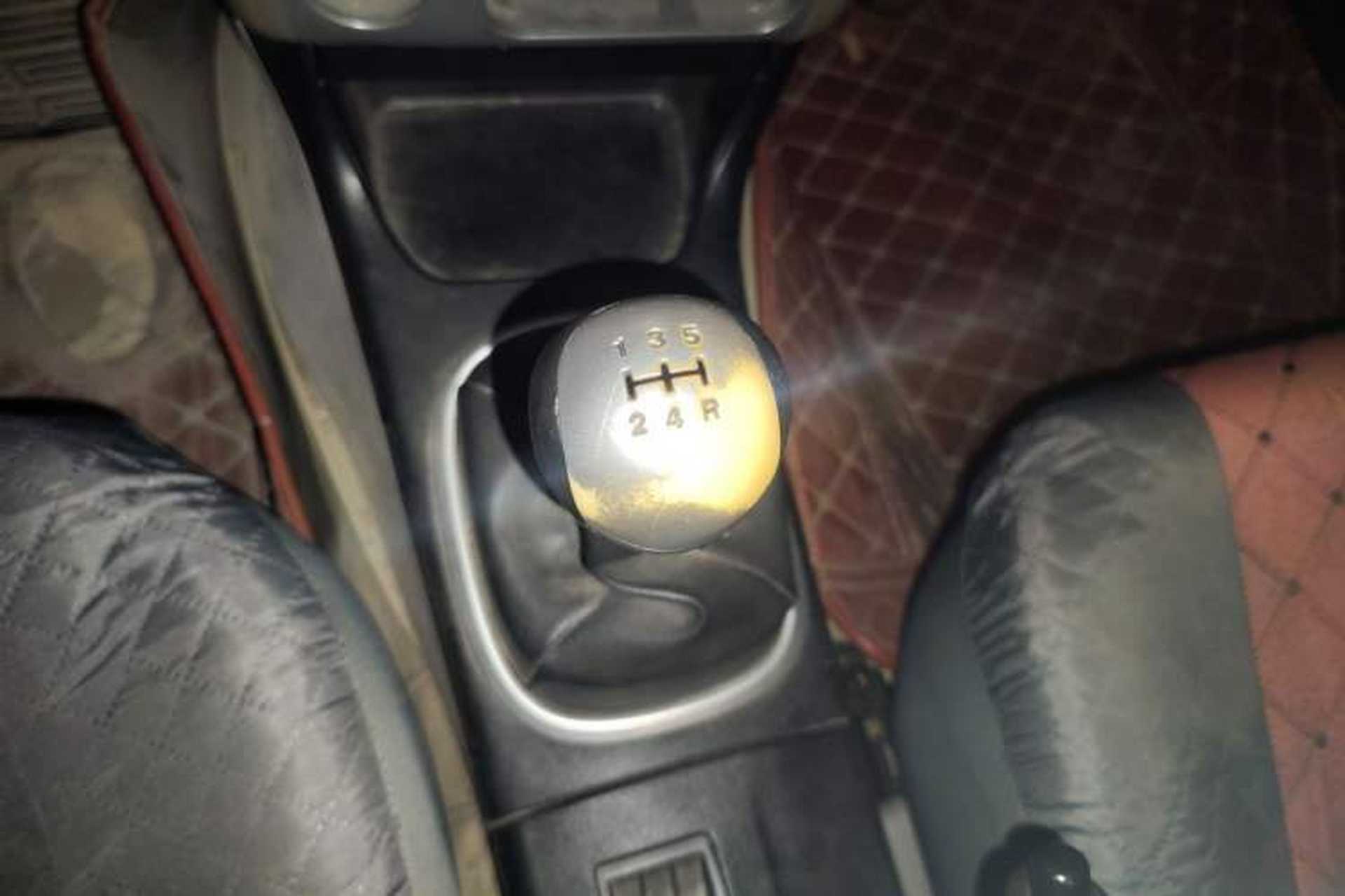 Used Mitsubishi LANCER 2012 1.6L Manual Comfort Edition SEi Gear Lever