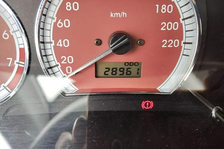 Used Mitsubishi LANCER 2012 1.6L Manual Luxury Edition EXi Odometer Close Up