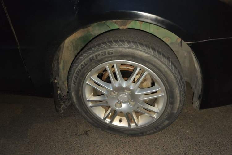 Used Mitsubishi LANCER 2012 1.6L Manual Comfort Edition SEi Right Front Wheel Hub