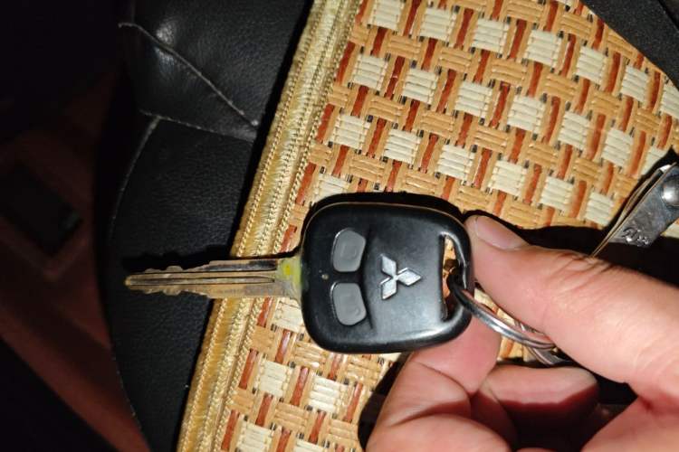 Used Mitsubishi LANCER 2012 1.6L Manual Comfort Edition SEi Vehicle Key