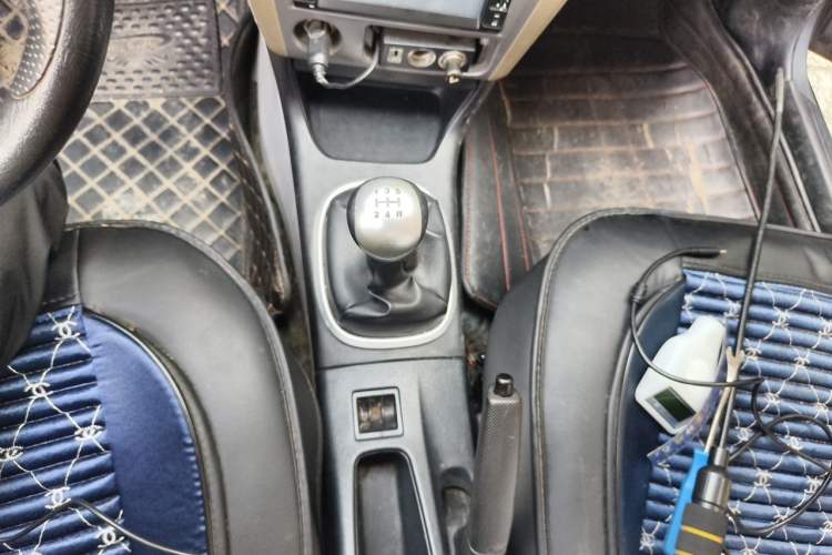 Used Mitsubishi LANCER 2012 1.6L Manual Comfort Edition SEi Gear Lever