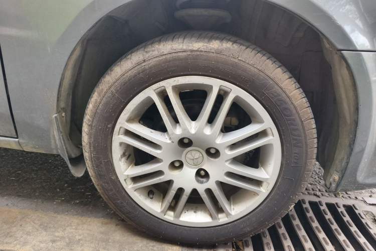 Used Mitsubishi LANCER 2012 1.6L Manual Comfort Edition SEi Right Front Wheel Hub