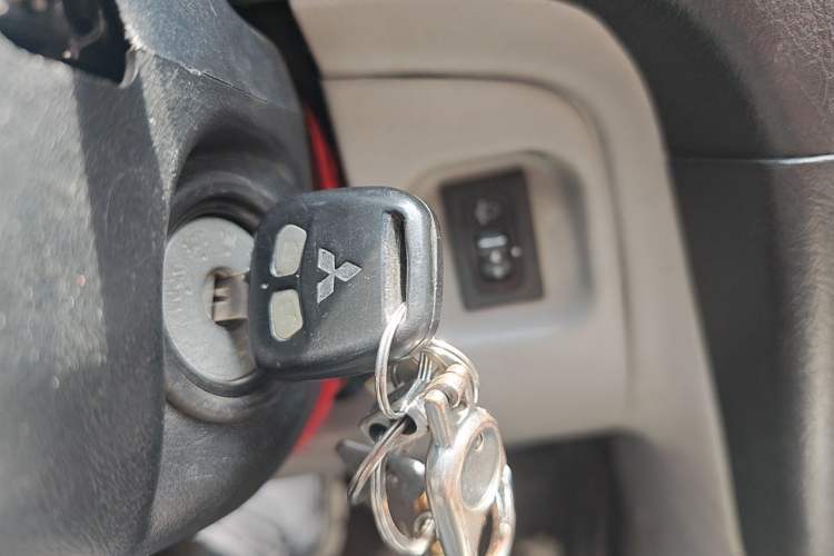 Used Mitsubishi LANCER 2012 1.6L Manual Comfort Edition SEi Vehicle Key