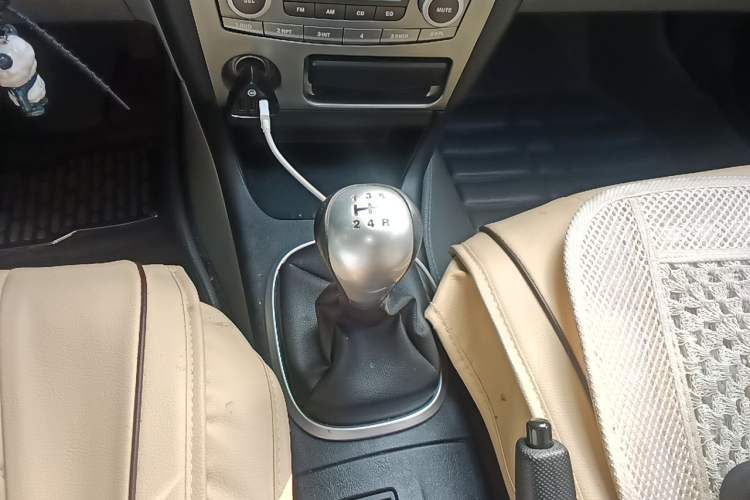 Used Mitsubishi LANCER 2012 1.6L Manual Comfort Edition SEi Gear Lever