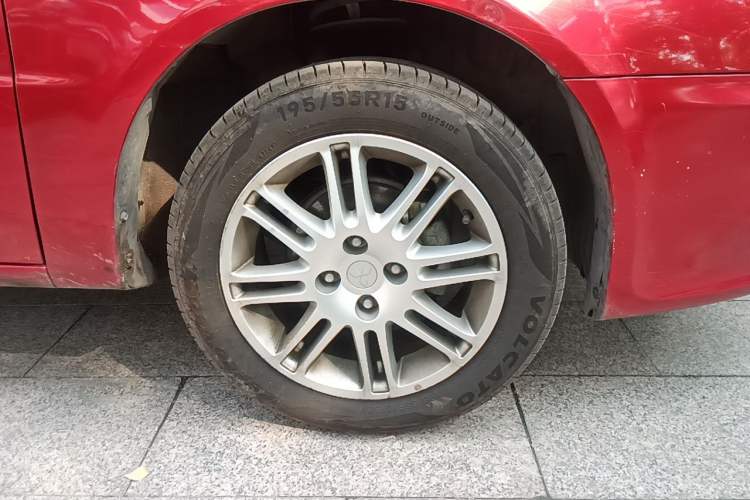 Used Mitsubishi LANCER 2012 1.6L Manual Comfort Edition SEi Right Front Wheel Hub