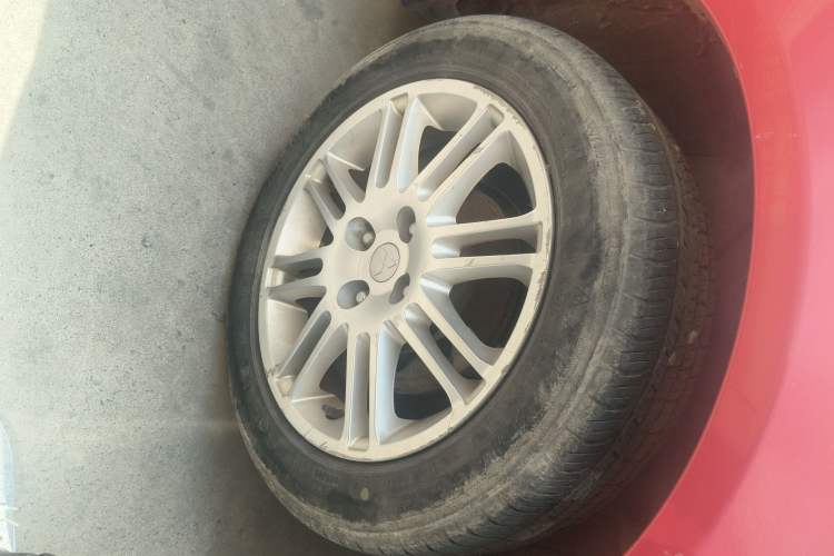 Used Mitsubishi LANCER 2012 1.6L Manual Comfort Edition SEi Right Front Wheel Hub