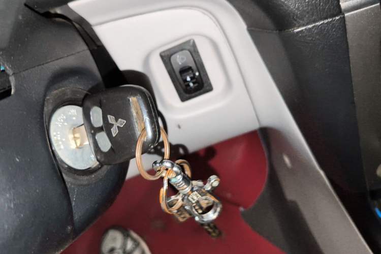 Used Mitsubishi LANCER 2012 1.6L Manual Comfort Edition SEi Vehicle Key