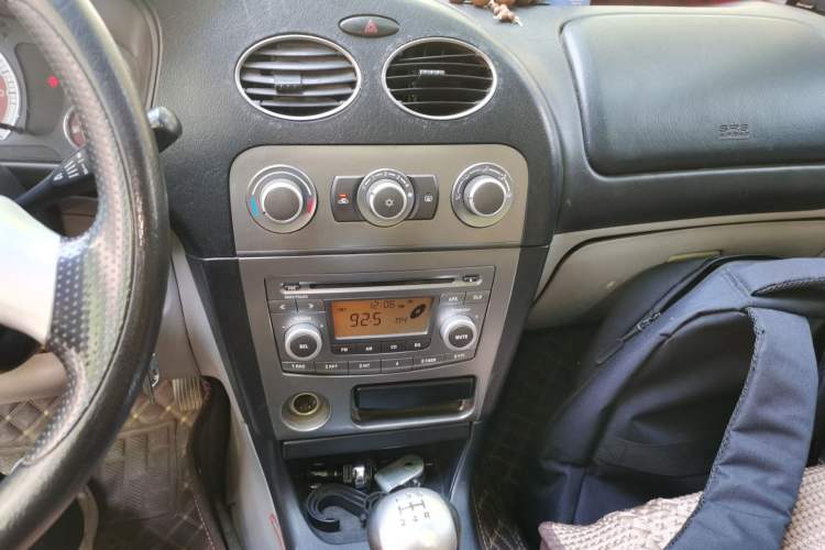Used Mitsubishi LANCER 2012 1.6L Manual Comfort Edition SEi Audio And AC Panel