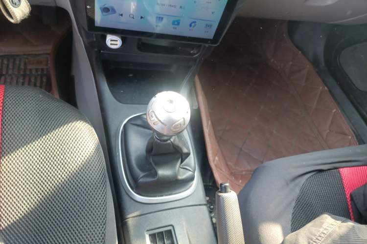 Used Mitsubishi LANCER 2012 1.6L Manual Comfort Edition SEi Gear Lever