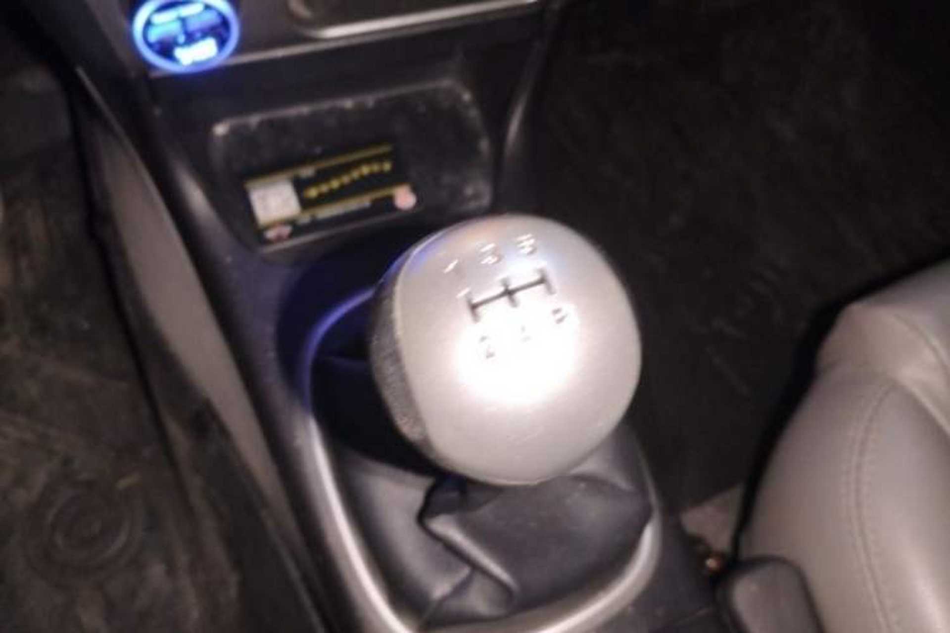 Used Mitsubishi LANCER 2012 1.6L Manual Comfort Edition SEi Gear Lever