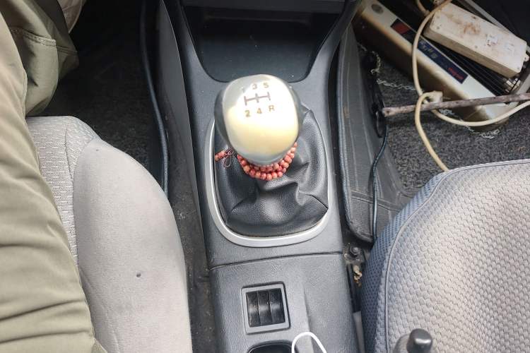 Used Mitsubishi LANCER 2012 1.6L Manual Comfort Edition SEi Gear Lever