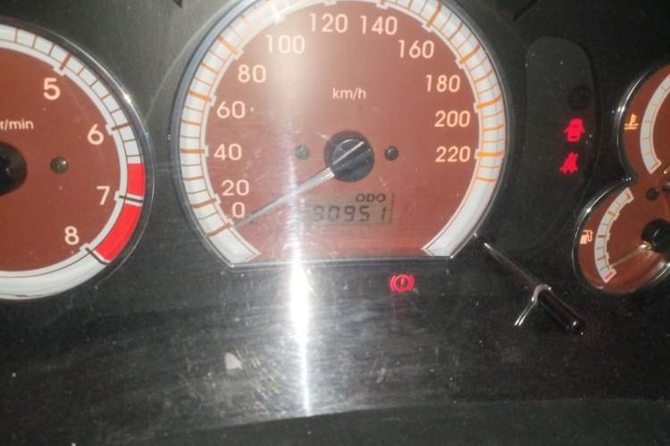 Used Mitsubishi LANCER 2012 1.6L Manual Comfort Edition SEi Odometer Close Up