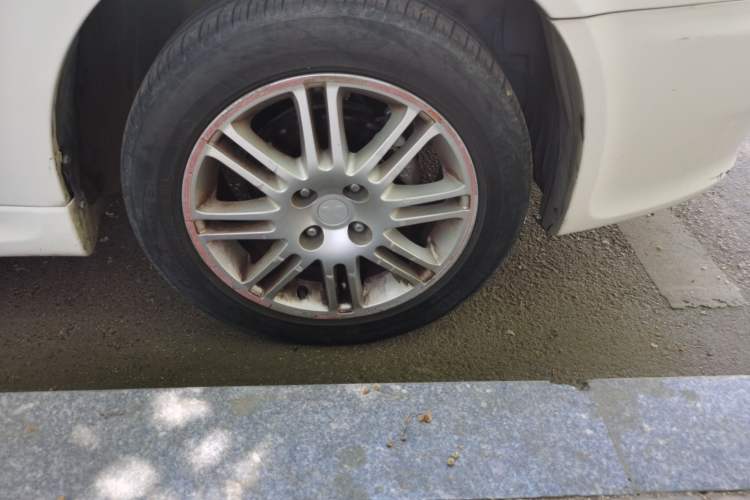 Used Mitsubishi LANCER 2012 1.6L Manual Comfort Edition SEi Right Front Wheel Hub