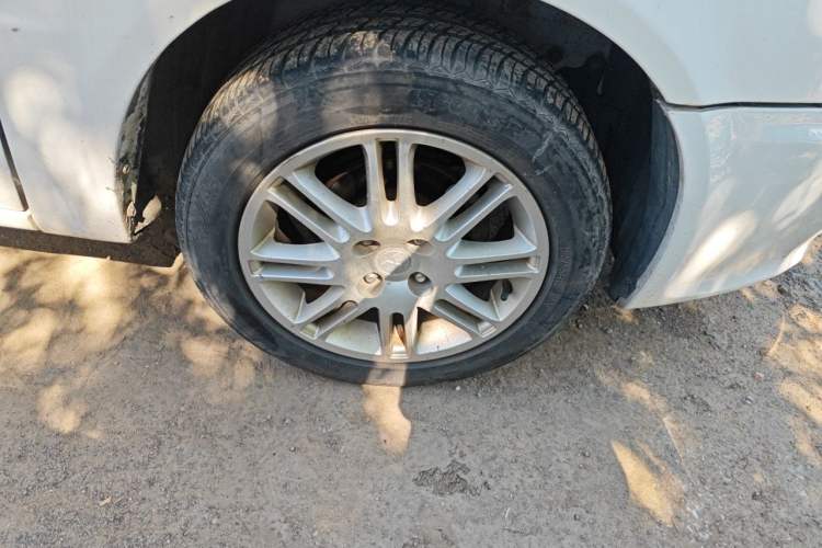 Used Mitsubishi LANCER 2012 1.6L Manual Comfort Edition SEi Right Front Wheel Hub