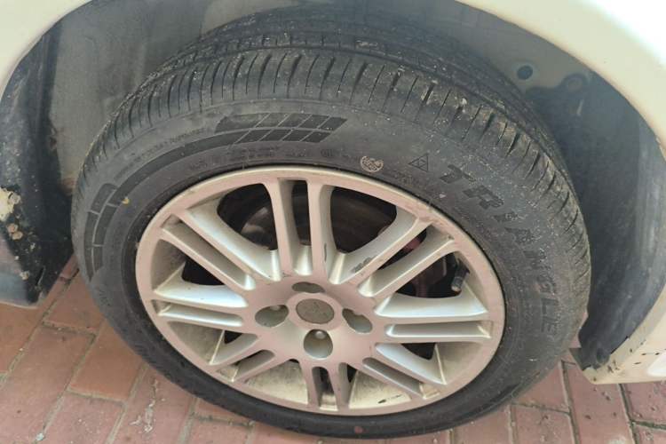 Used Mitsubishi LANCER 2012 1.6L Manual Comfort Edition SEi Right Front Wheel Hub