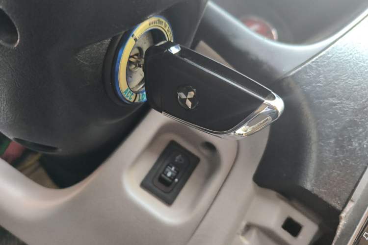Used Mitsubishi LANCER 2012 1.6L Manual Comfort Edition SEi Vehicle Key
