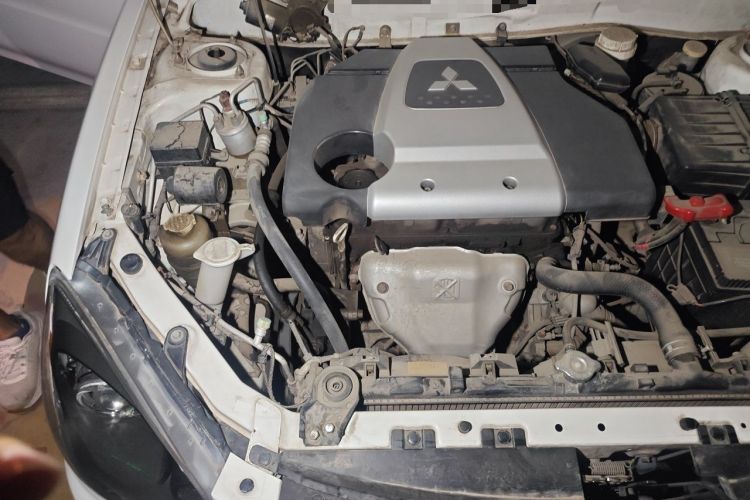 Used Mitsubishi LANCER 2015 1.6L Manual S-Design Engine Bay Right