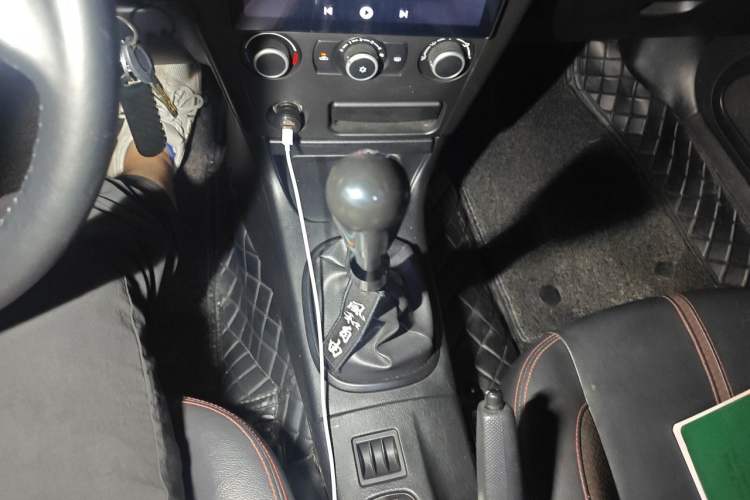 Used Mitsubishi LANCER 2015 1.6L Manual S-Design Gear Lever