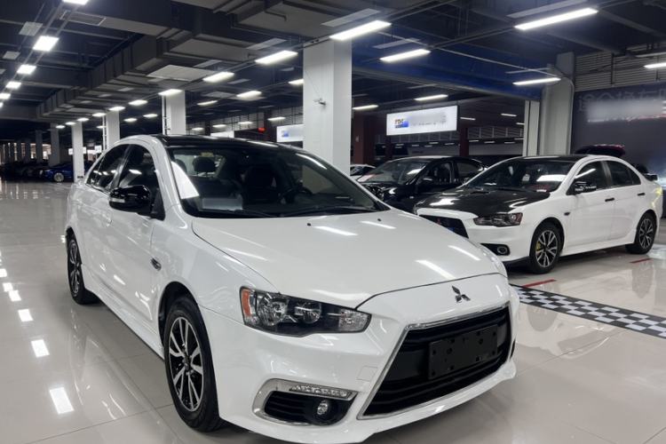 Used Mitsubishi Lancer EX 2016 1.8L Manual Black-and-White Retro Edition Exterior 6