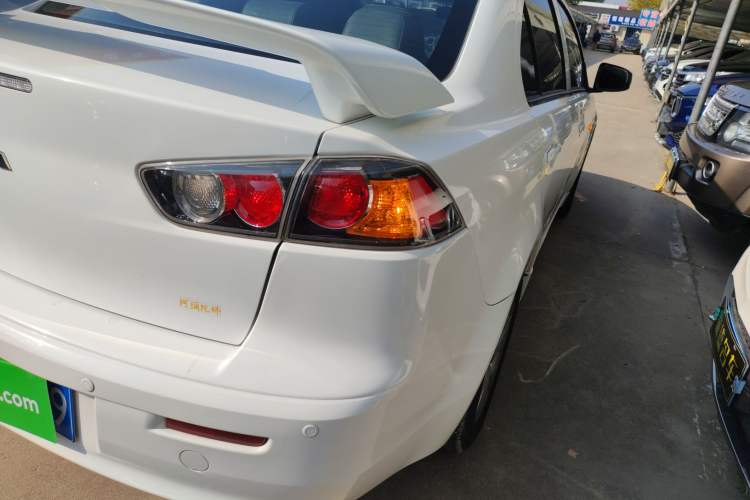 Used Mitsubishi Lancer EX 2014 Racing Edition 1.8L CVT Comfort Model Exterior 6