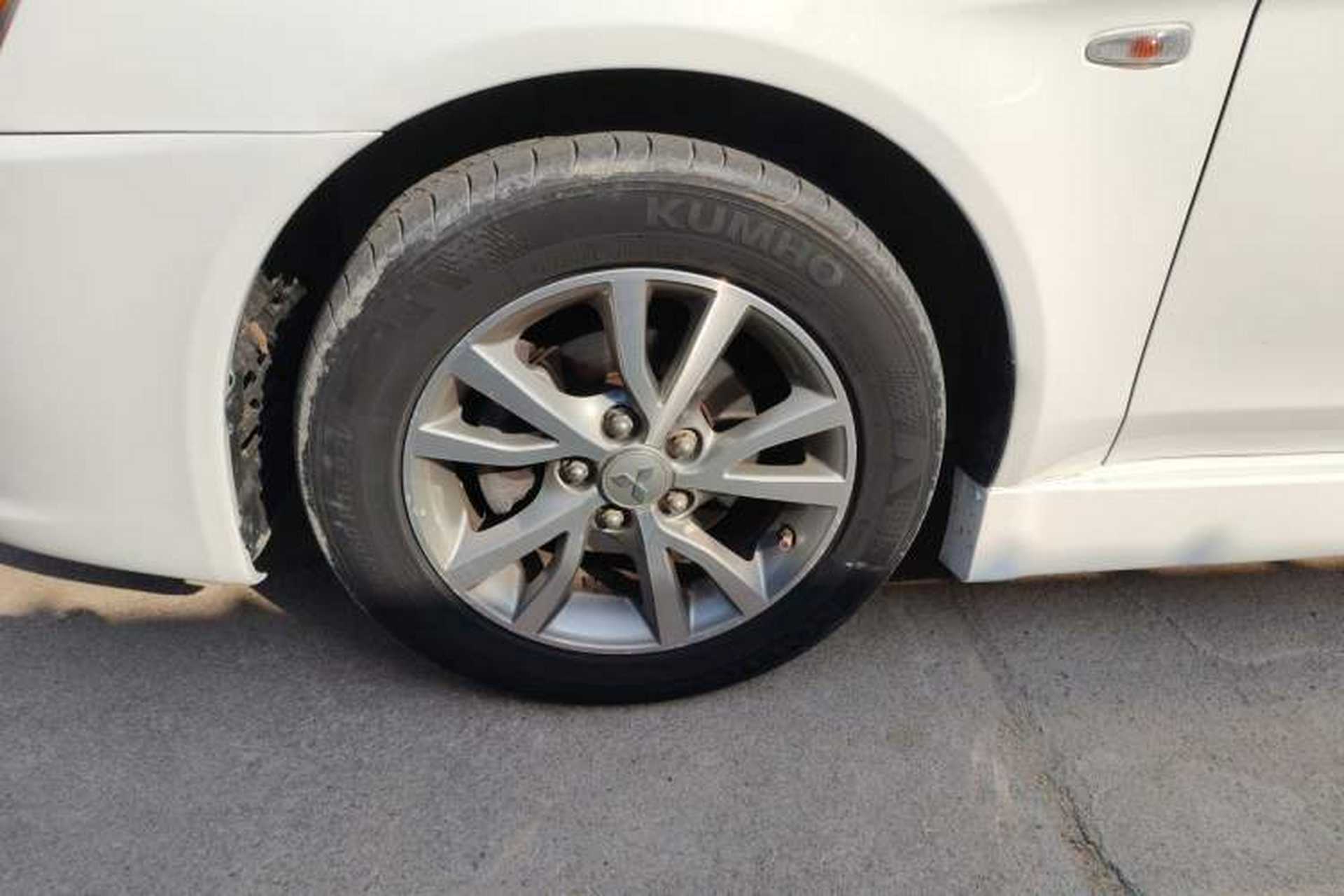 Used Mitsubishi Lancer EX 2014 Racing Edition 1.8L CVT Comfort Model Exterior 7