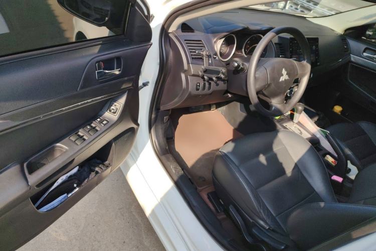 Used Mitsubishi Lancer EX 2014 Racing Edition 1.8L CVT Comfort Model Interior 3